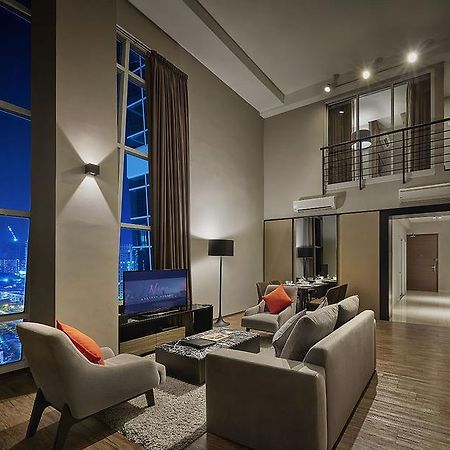 Maritime Luxury Suites George Town Bagian luar foto