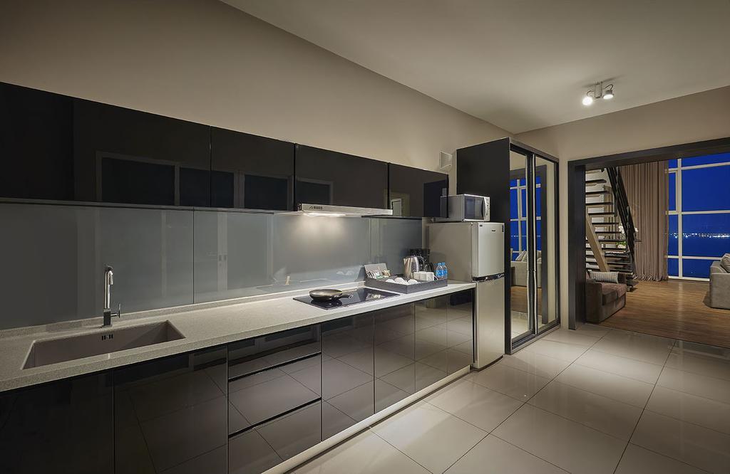 Maritime Luxury Suites George Town Bagian luar foto