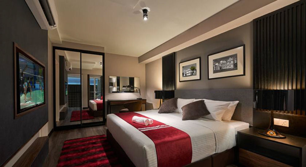 Maritime Luxury Suites George Town Bagian luar foto