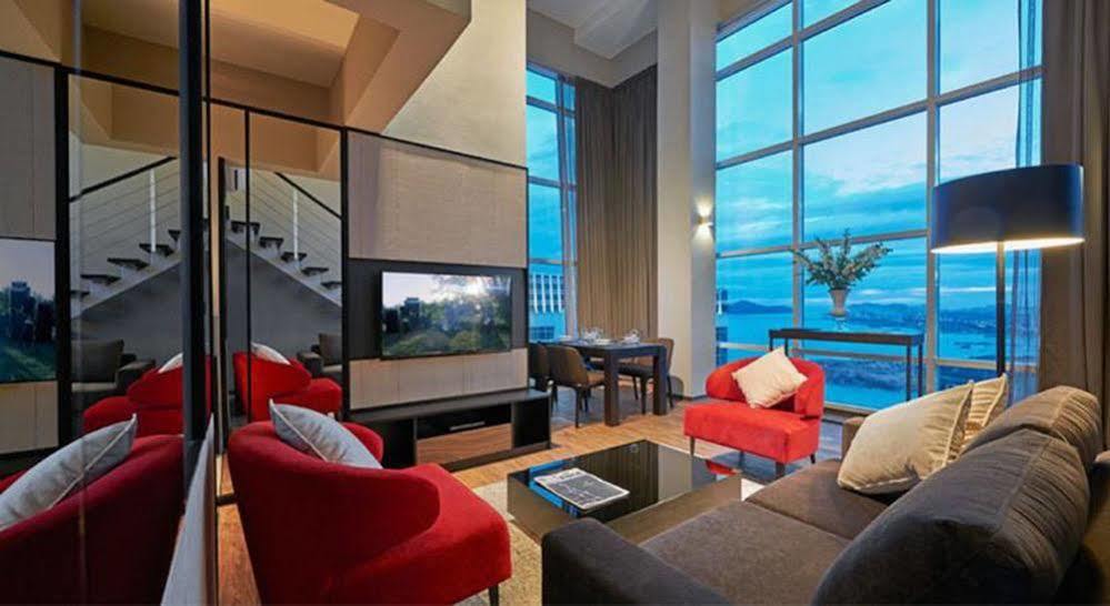 Maritime Luxury Suites George Town Bagian luar foto