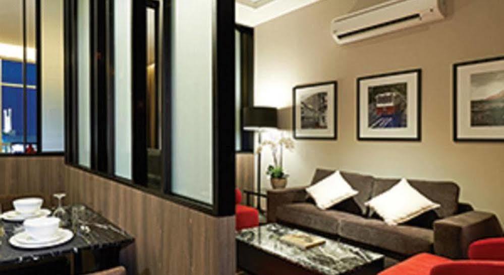 Maritime Luxury Suites George Town Bagian luar foto