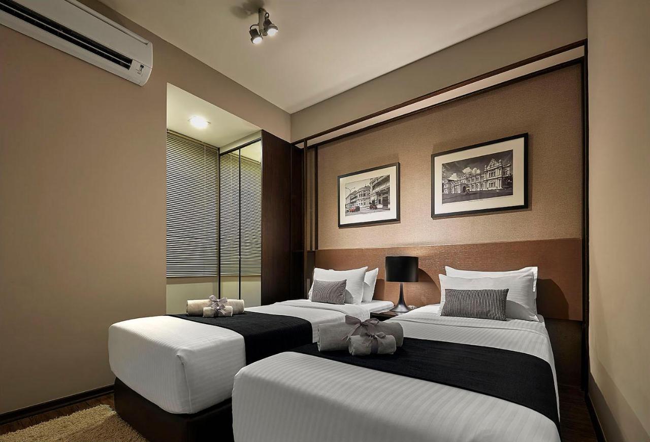 Maritime Luxury Suites George Town Bagian luar foto